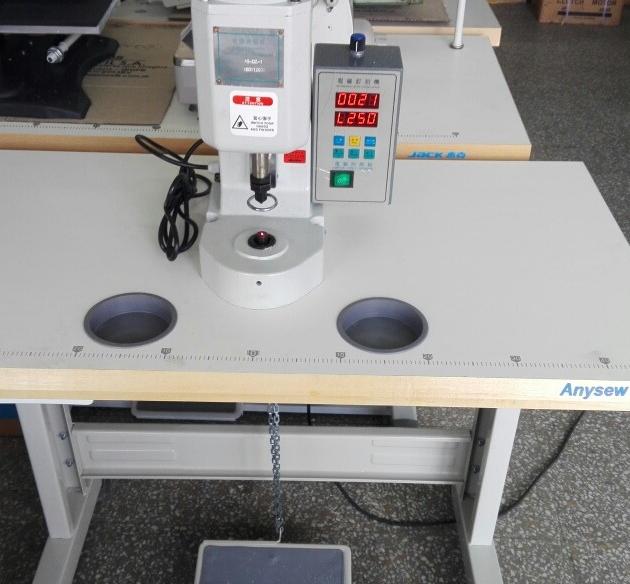 Máquina de colocar broches Anysew Modelo AS-DZ-1